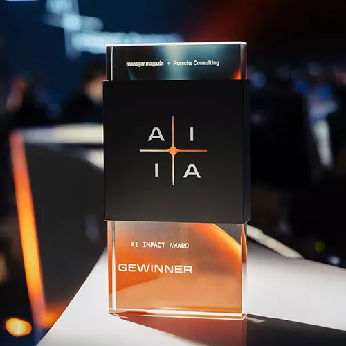 AI Impact Award Gewinner-Trophäe