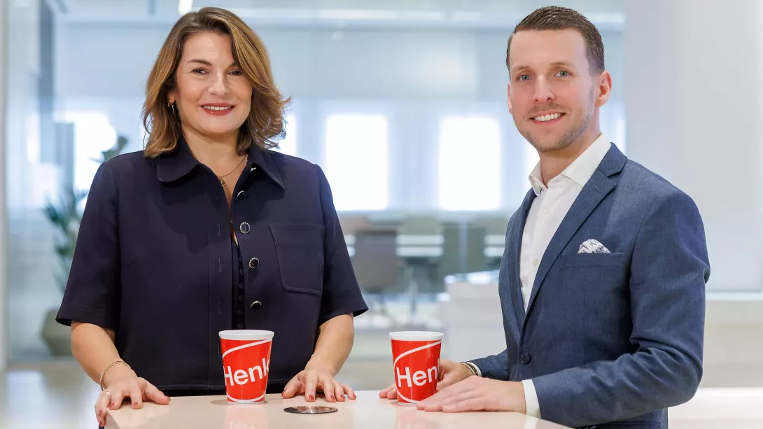 Vorständin Sylvie Nicol mit Dr. Tim Dereymaeker